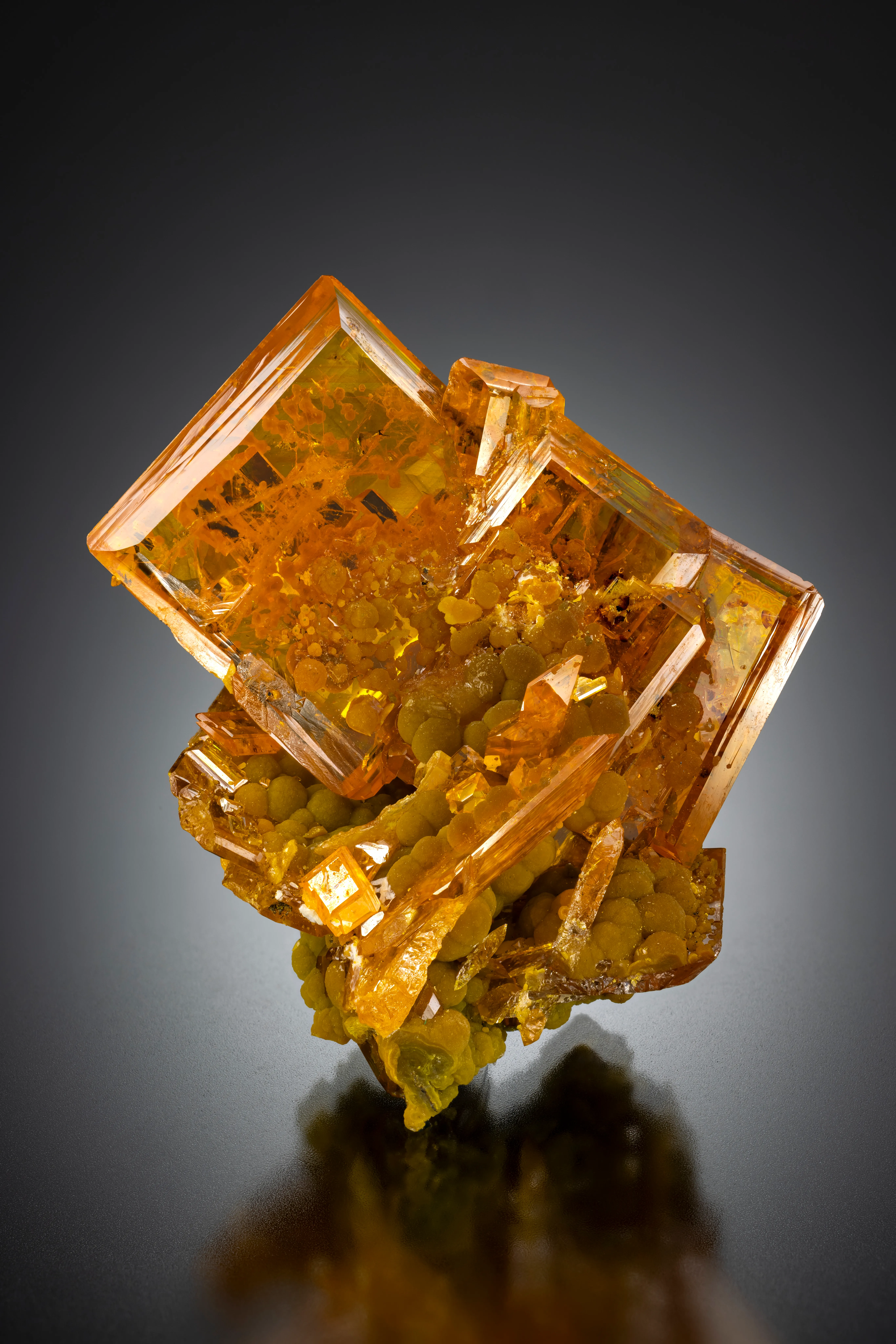 Wulfenite with Mimetite - image 1