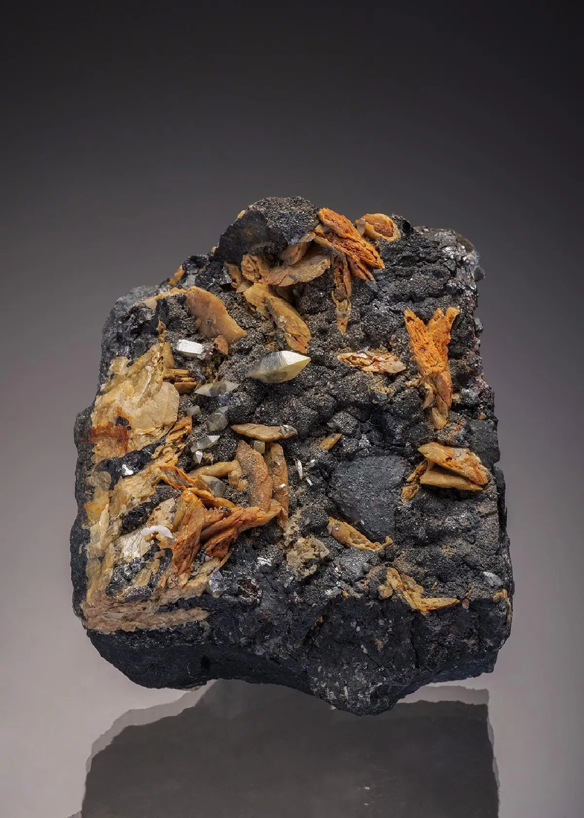 Wulfenite with Siderite - image 1