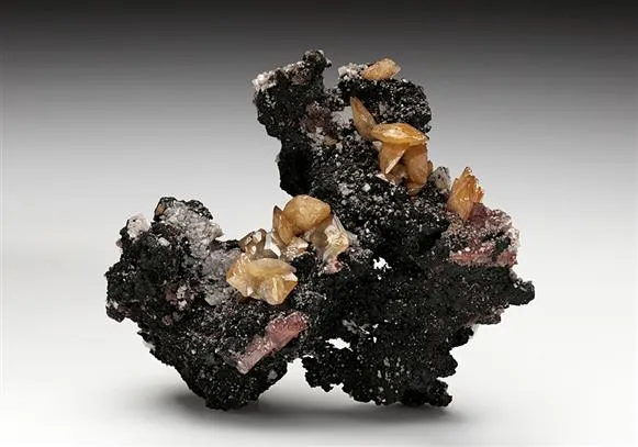 Wulfenite with Tennantite - image 1