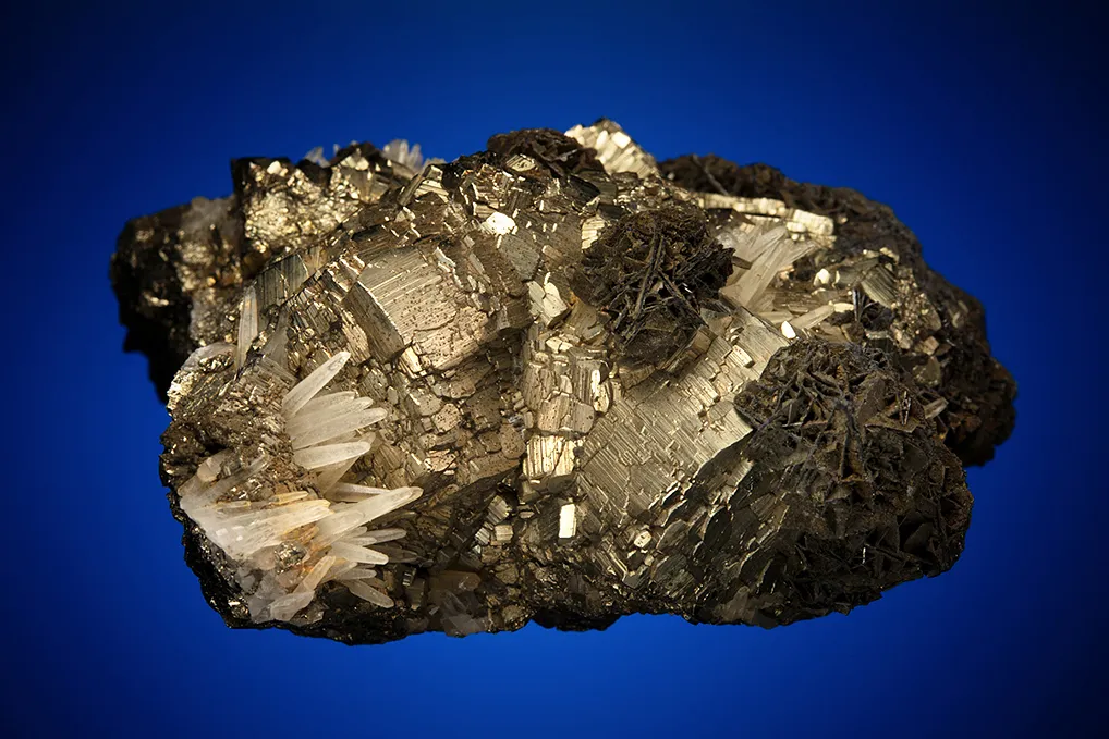 Wurtzite and Quartz on Pyrite - image 4