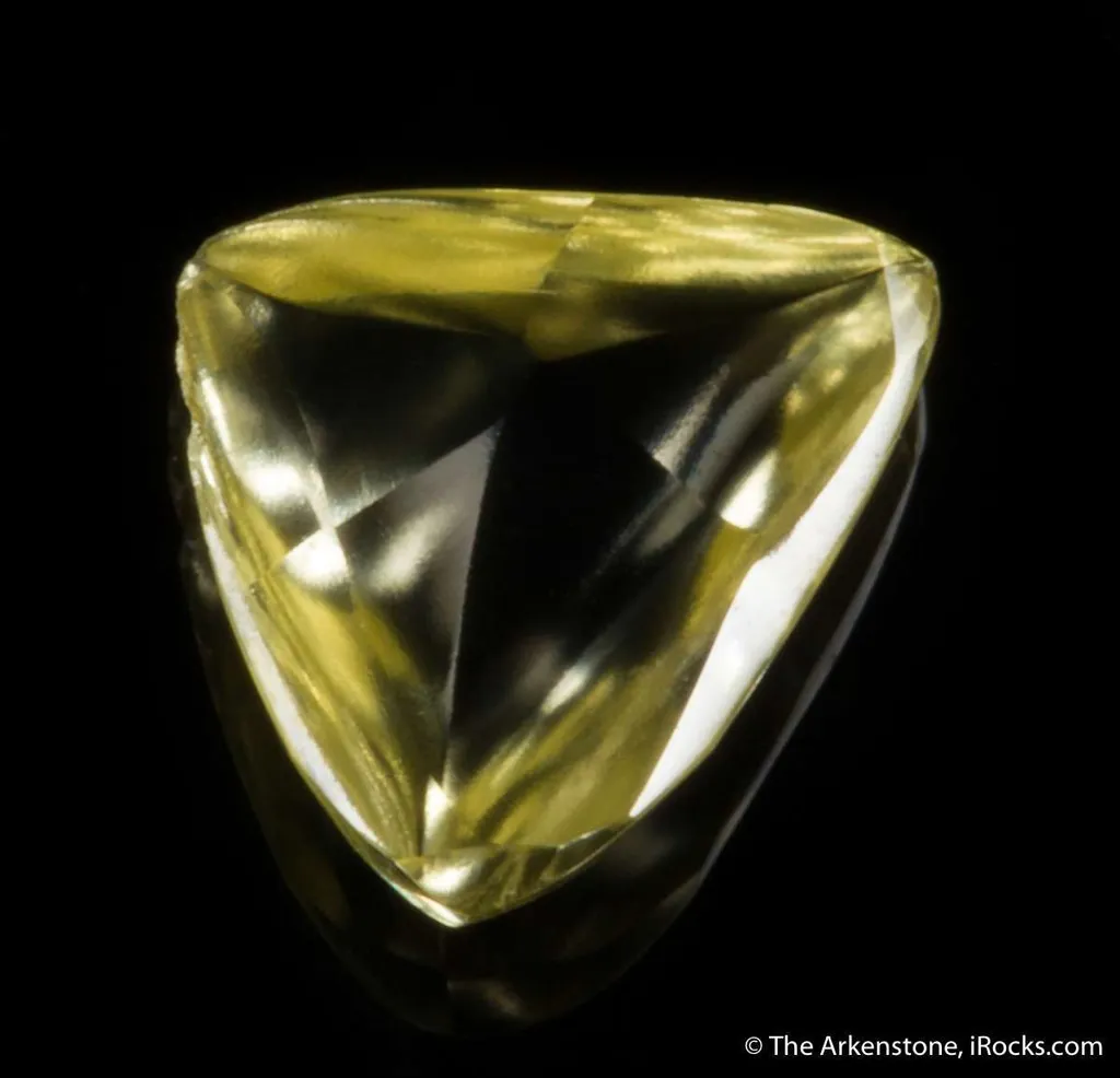 Yellow Diamond (macle twinned) image