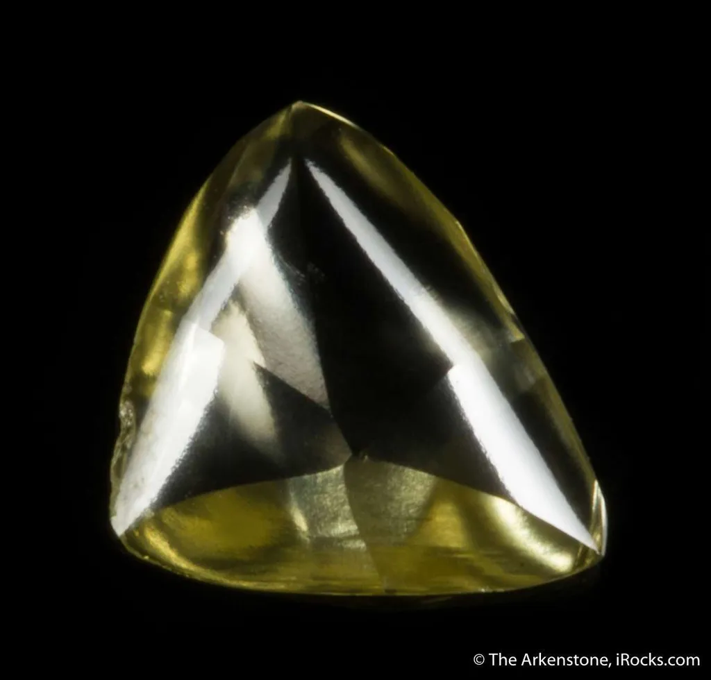 Yellow Diamond (macle twinned) - image 3