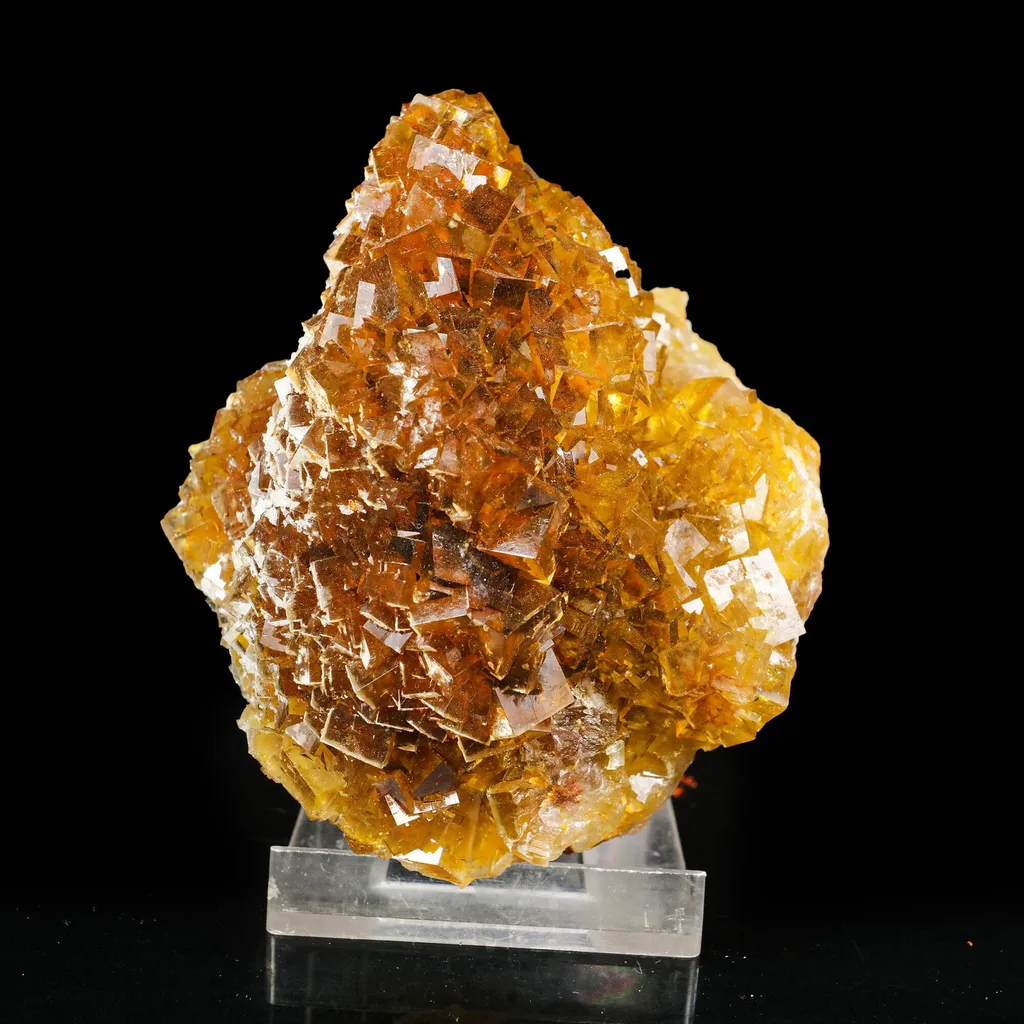 Yellow Fluorite Natural mineral Specimen image