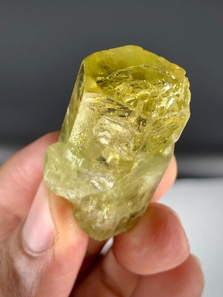 Yellow Heliodor var Beryl Crystal from Skardu Pakistan - image 2