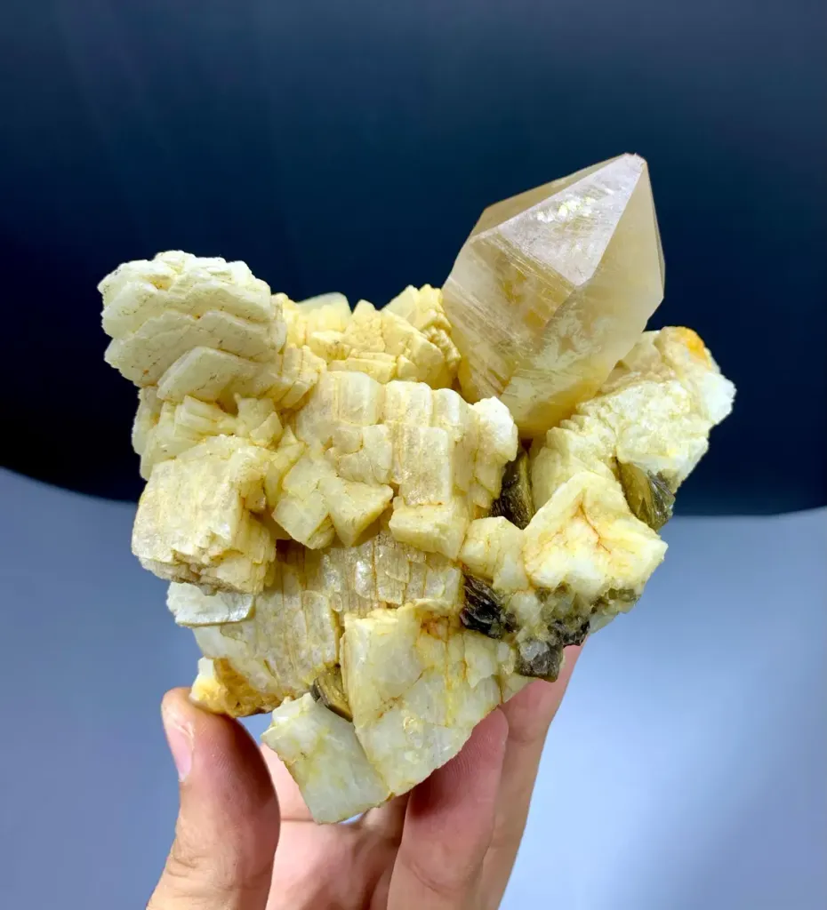 Yellow Lemurian Quartz on Feldspar from Pakistan - image 7