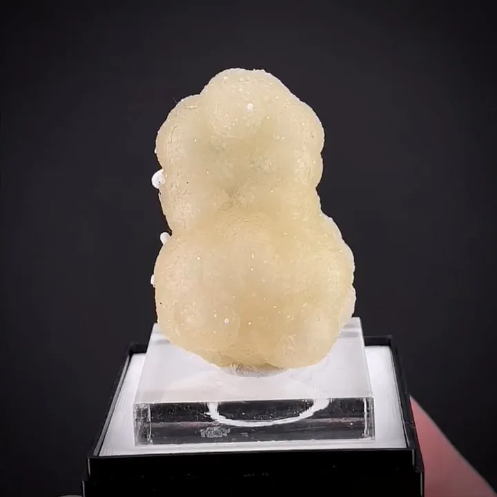 Yellow Prehnite image