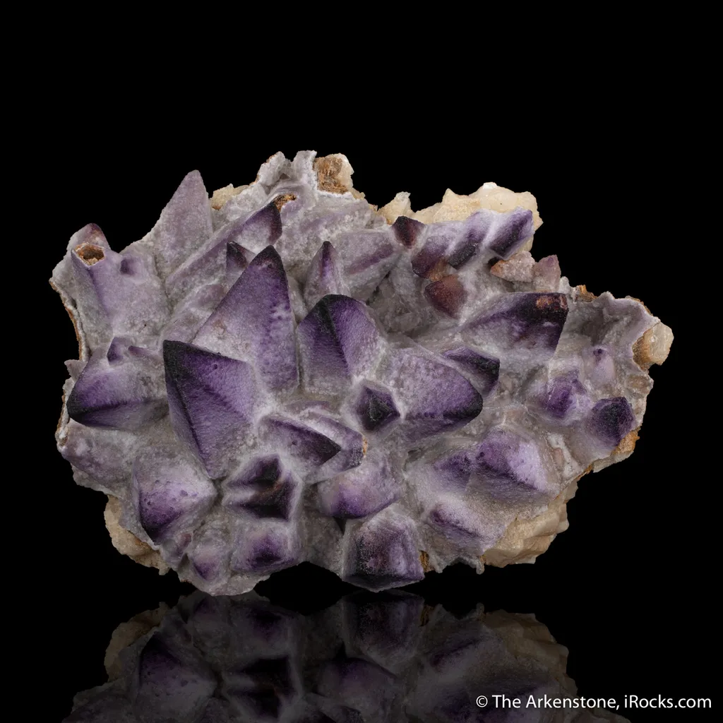 Yttrofluorite on Calcite with oriented patterns image