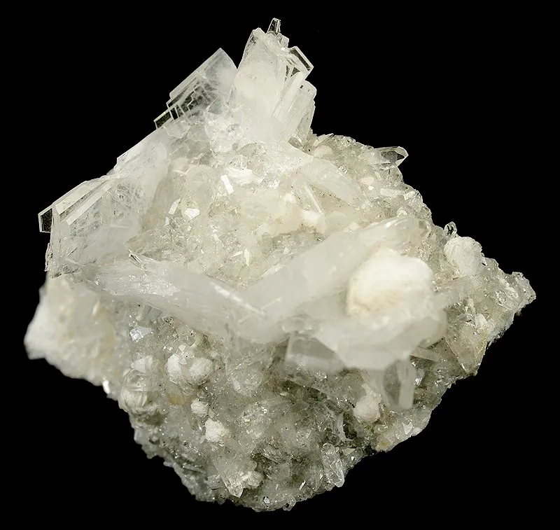 Yugawaralite, Gyrolite, Quartz image
