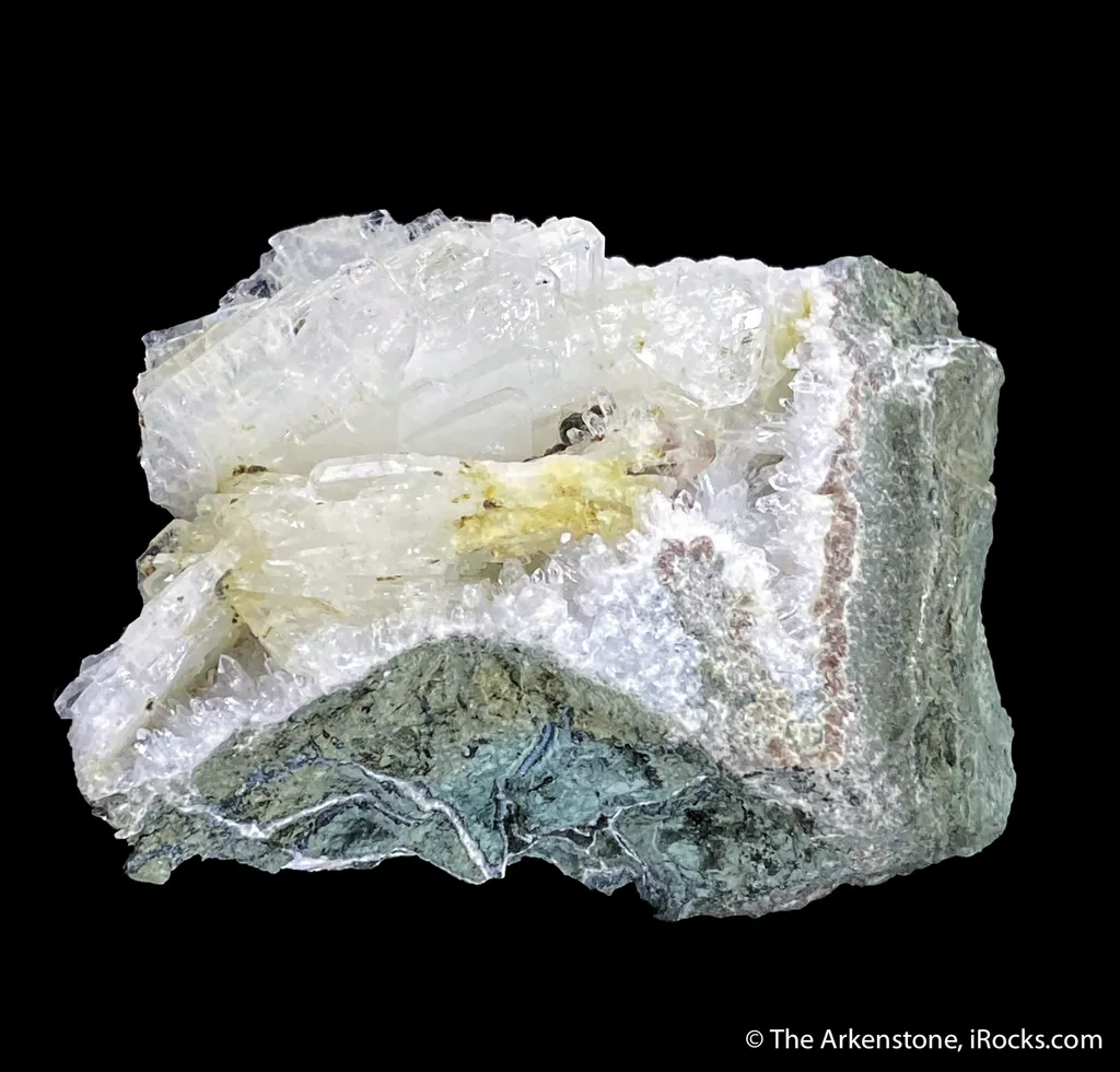 Yugawaralite on Quartz - image 3