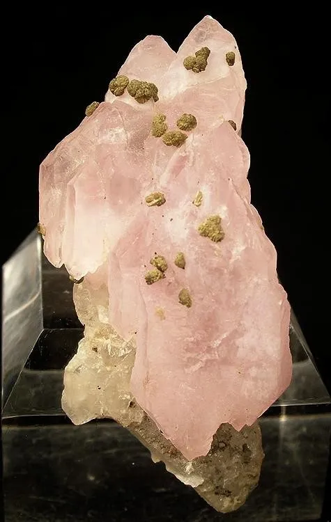 Zanazziite, Quartz (Var: Rose Quartz) image