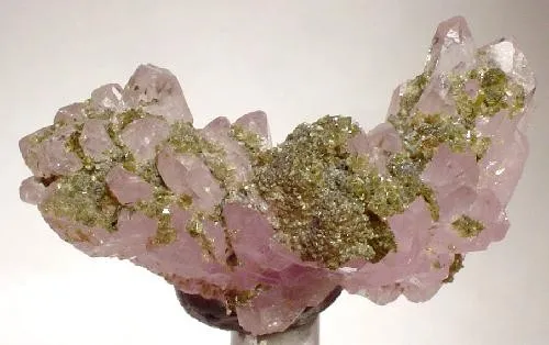 Zanazziite, Quartz (Var: Rose Quartz) image