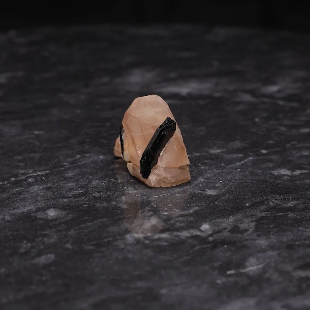 Zektzerite. Arfvedsonite - image 2