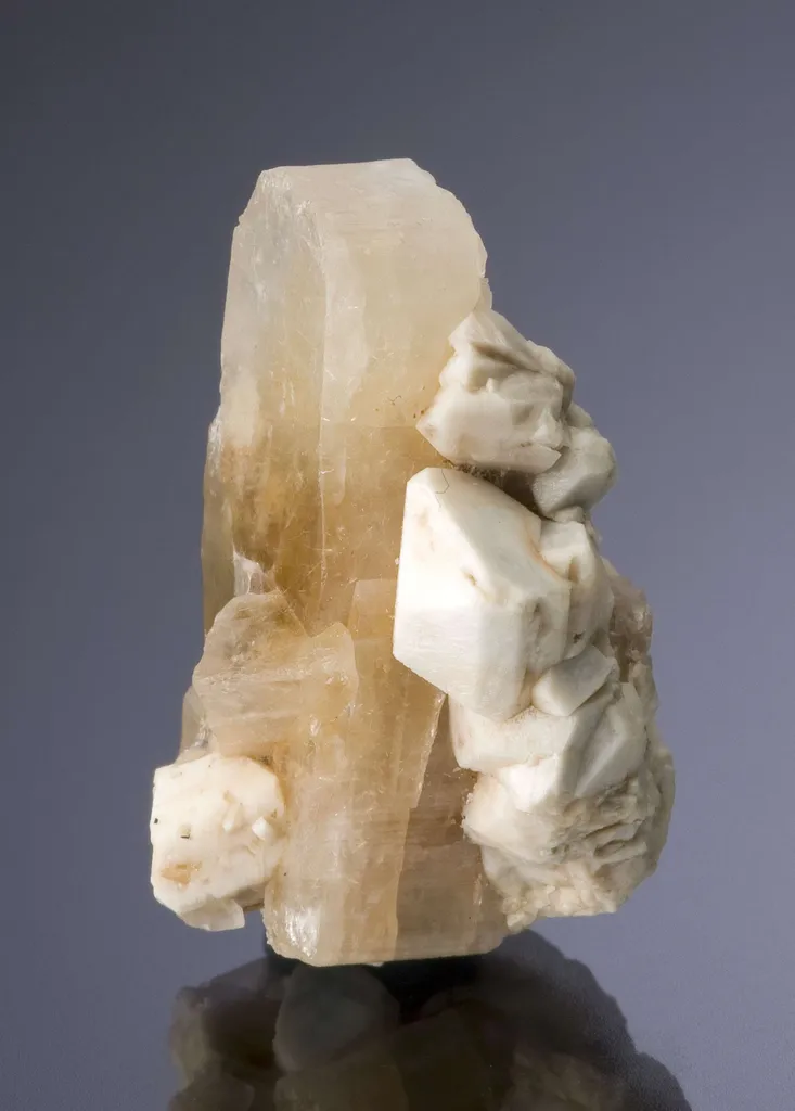 Zektzerite - image 3