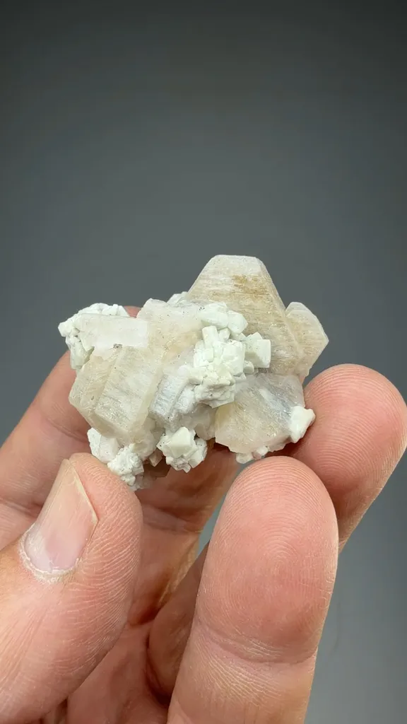 Zektzerite with Albite image