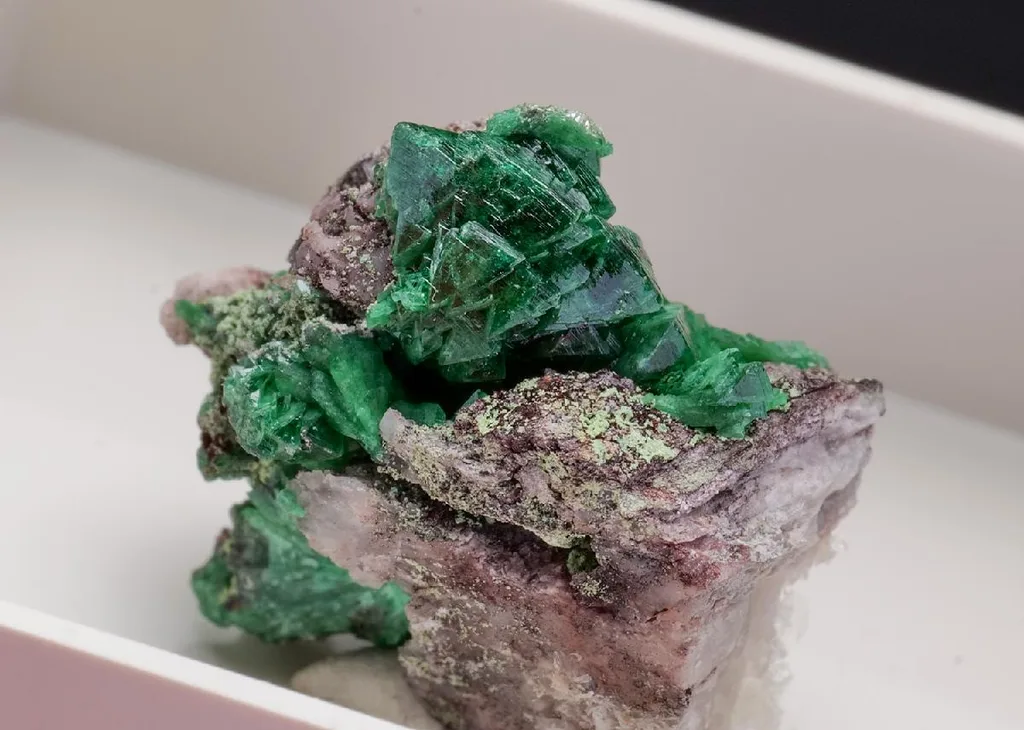 Zincolivenite image