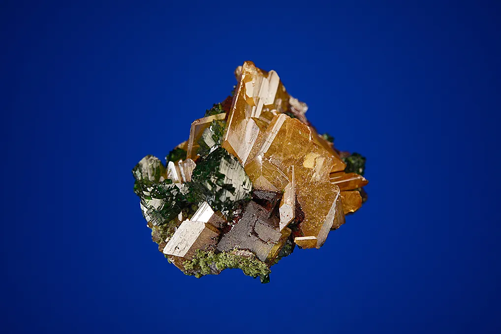 Zincolivenite on Wulfenite - image 5