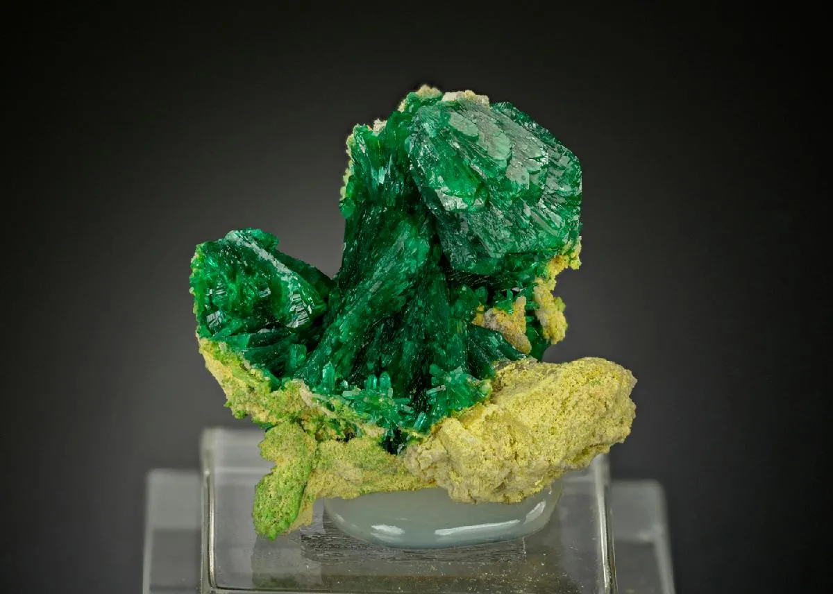 Zincolivenite with FERRILOTHARMEYERITE - image 1