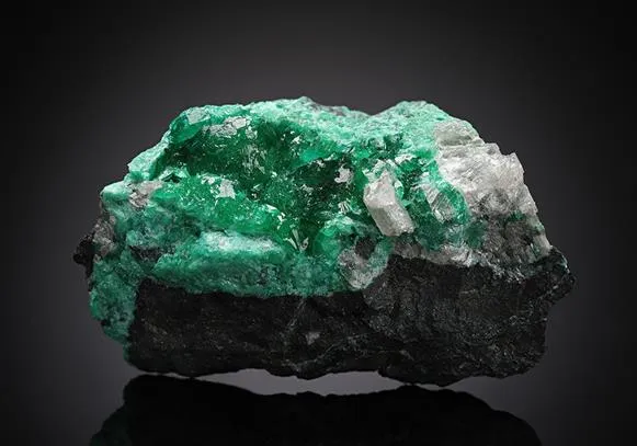 Zincolivenite with Schultenite - image 1