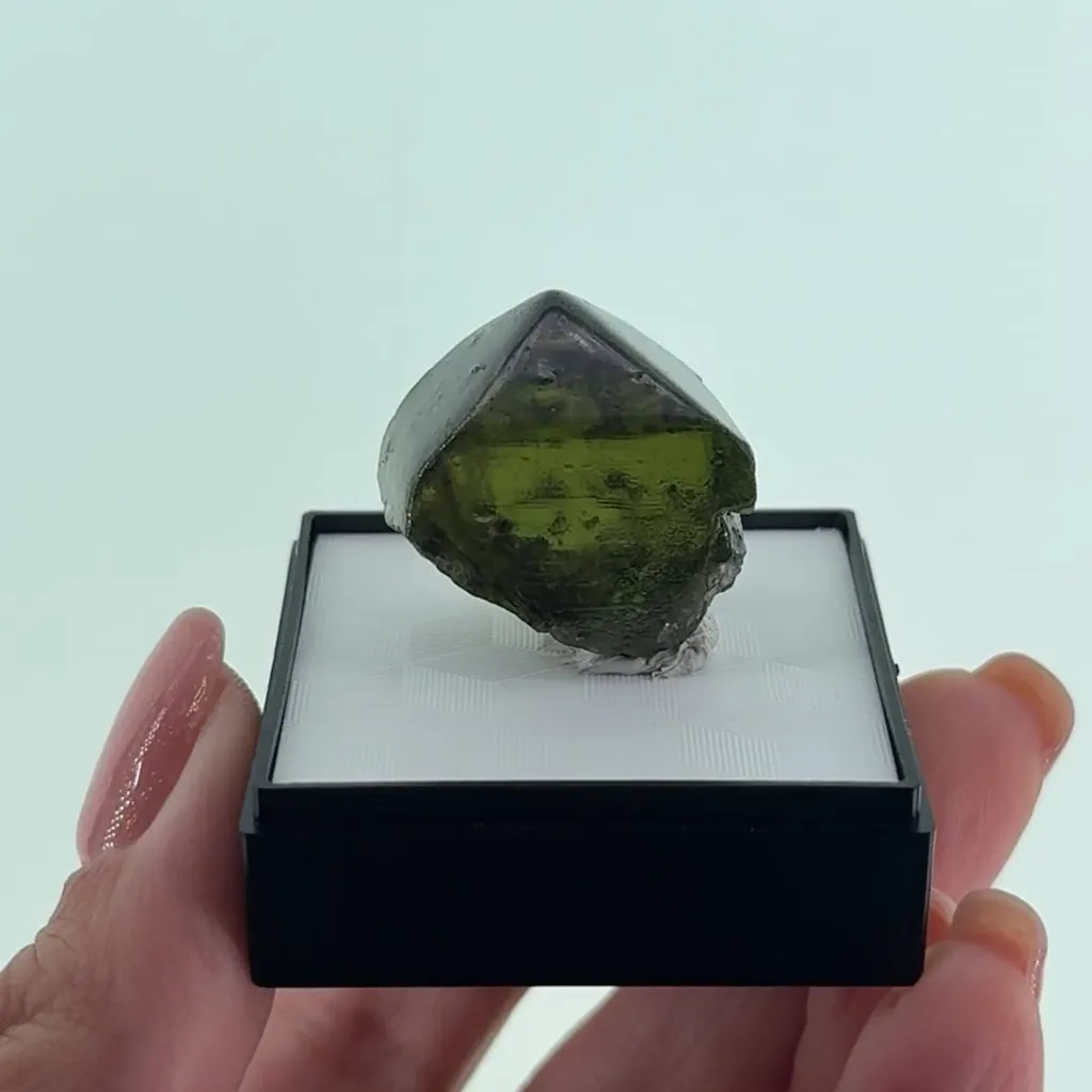Zircon - image 2