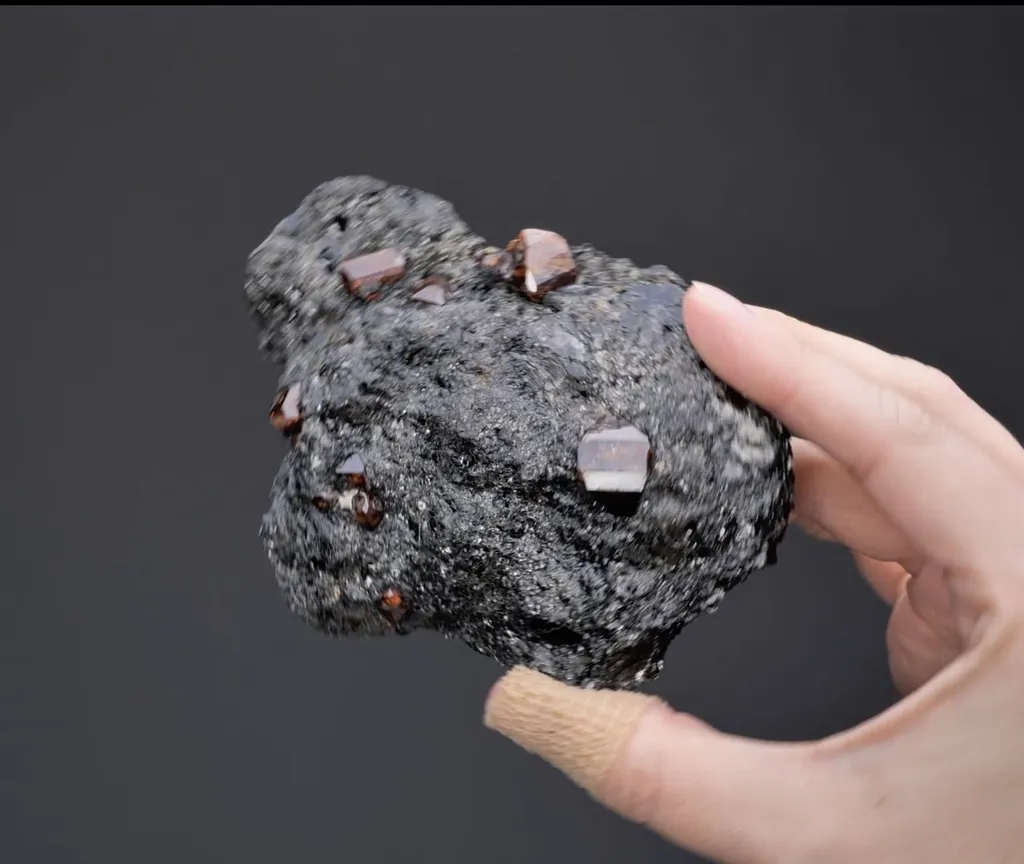 Zircon - image 2