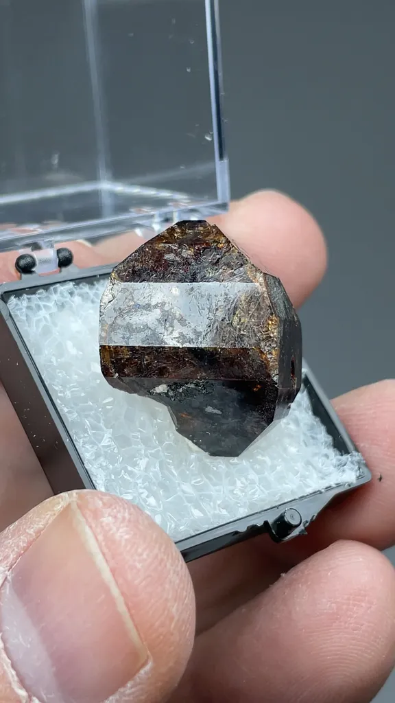 Zircon - image 2