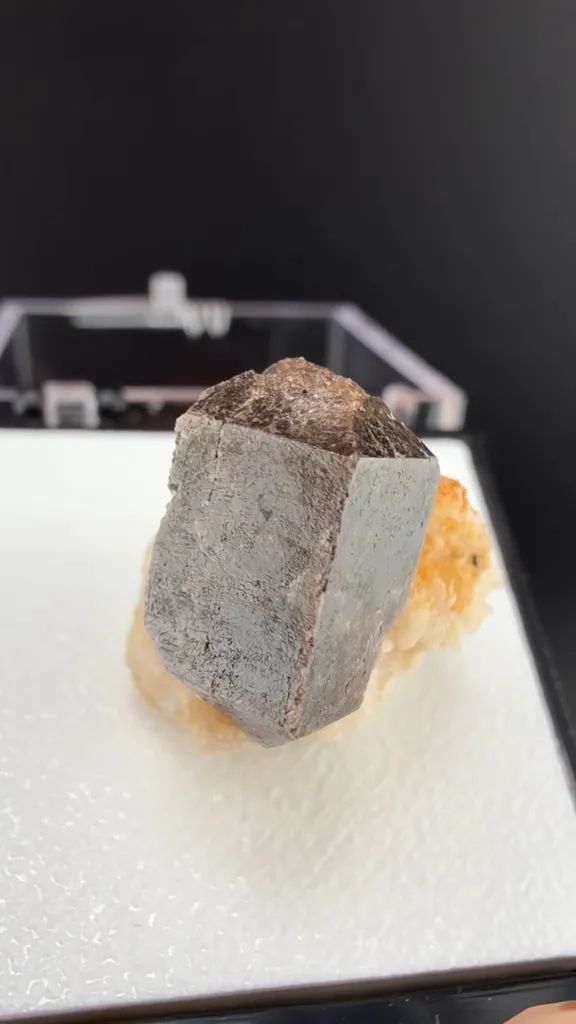 Zircon - image 2
