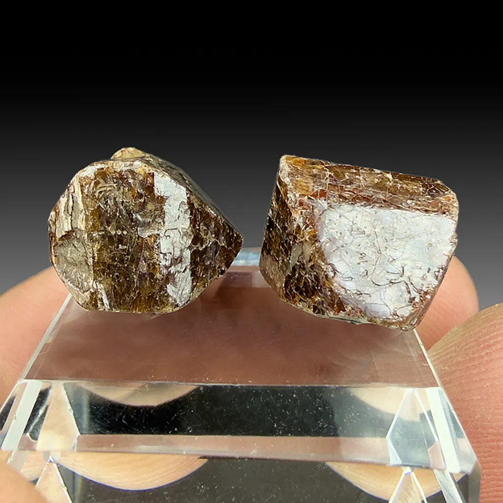 Zircon image
