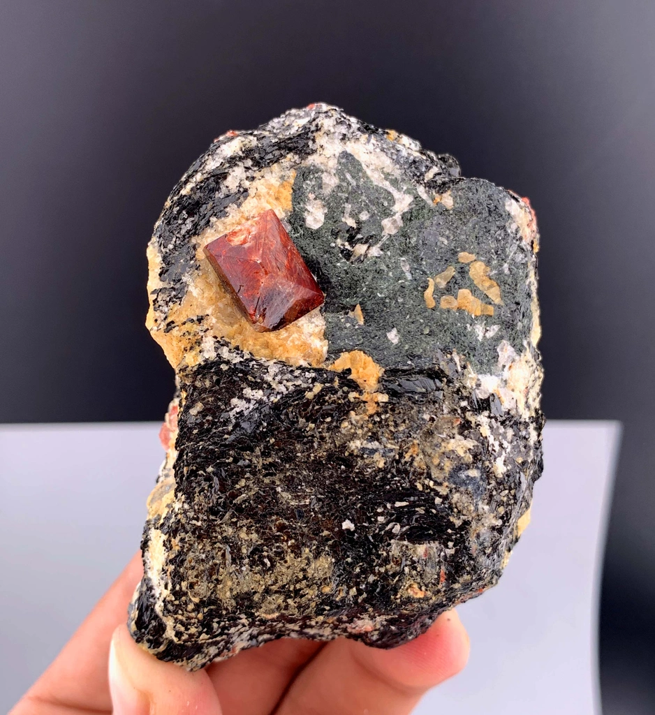 Zircon from Balochistan, Pakistan - image 8