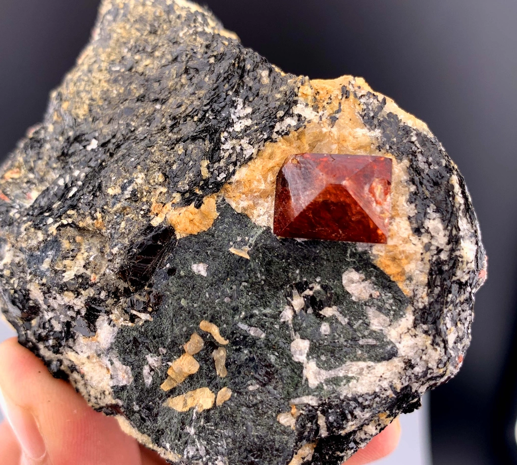 Zircon from Balochistan, Pakistan - image 5