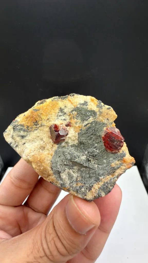 Zircon from Pakistan - image 2