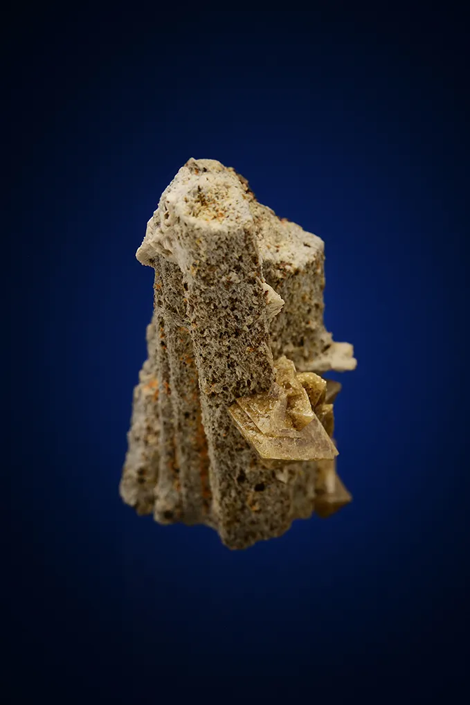Zircon on Albite after Aegirine - image 4