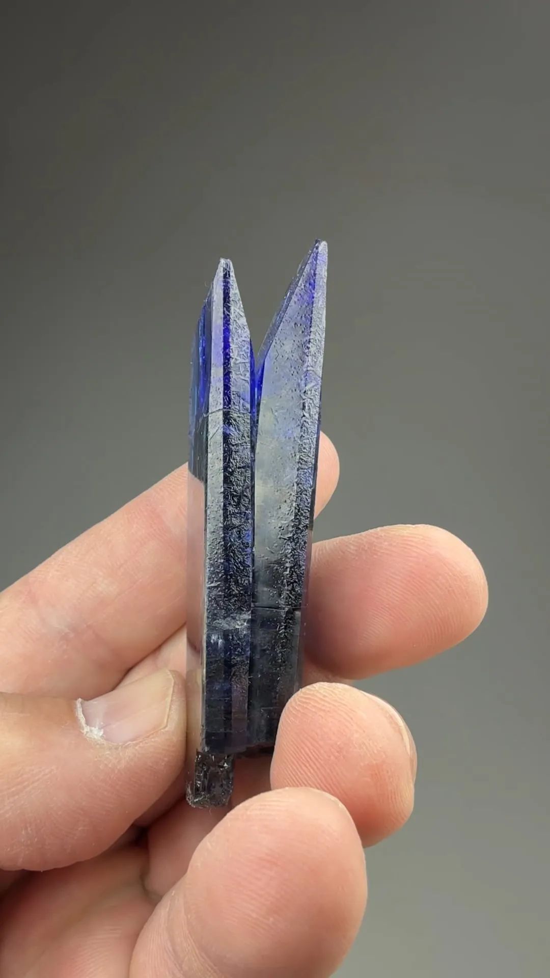 Zoisite (repaired) - image 3