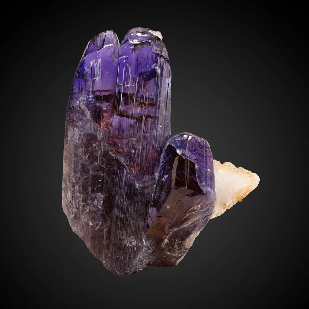 Zoisite v. Tanzanite Prehnite image