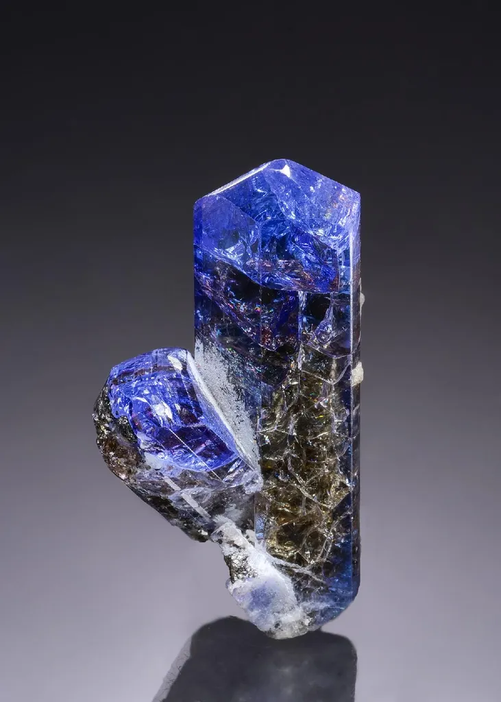 Zoisite var. Tanzanite image