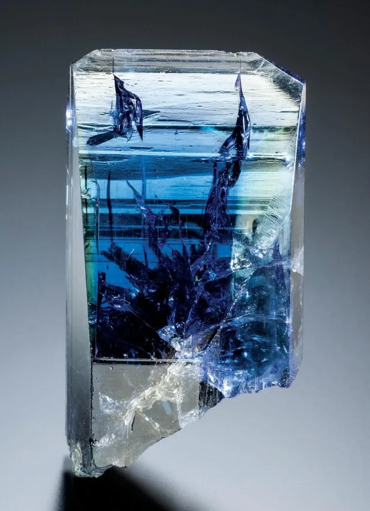 Zoisite (var. Tanzanite) image