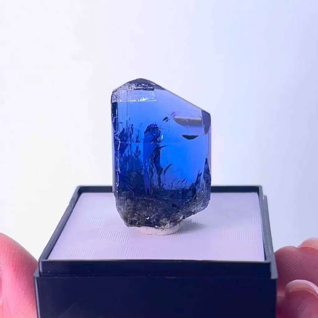 Zoisite var. Tanzanite - image 2