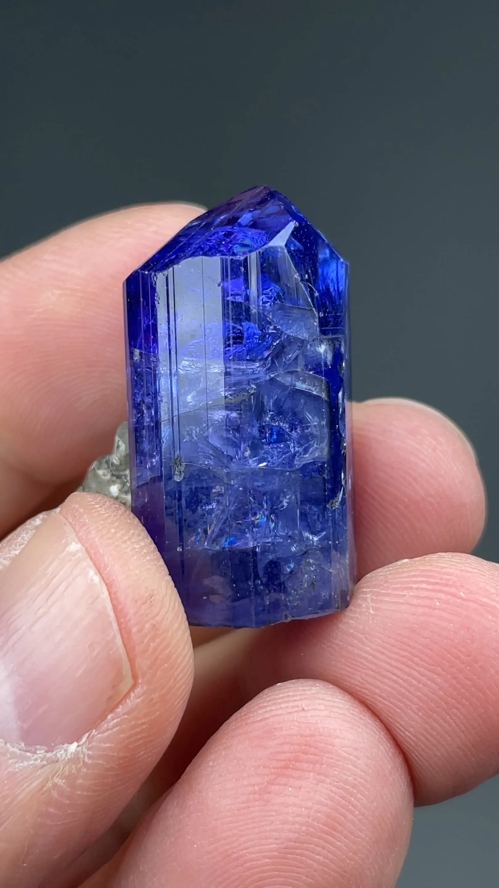 Zoisite-var.-Tanzanite - image 2