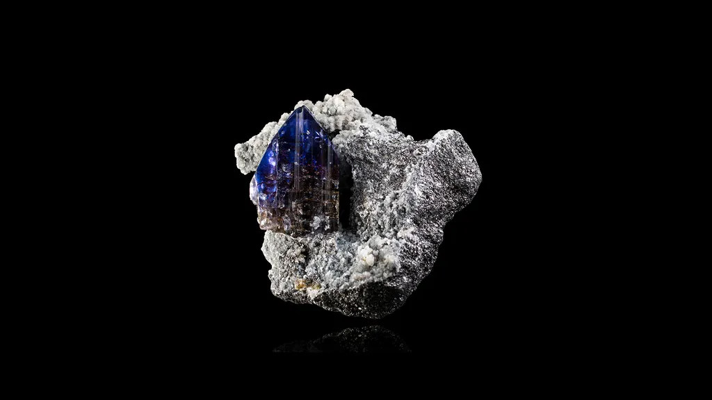 Zoisite (var. Tanzanite) image