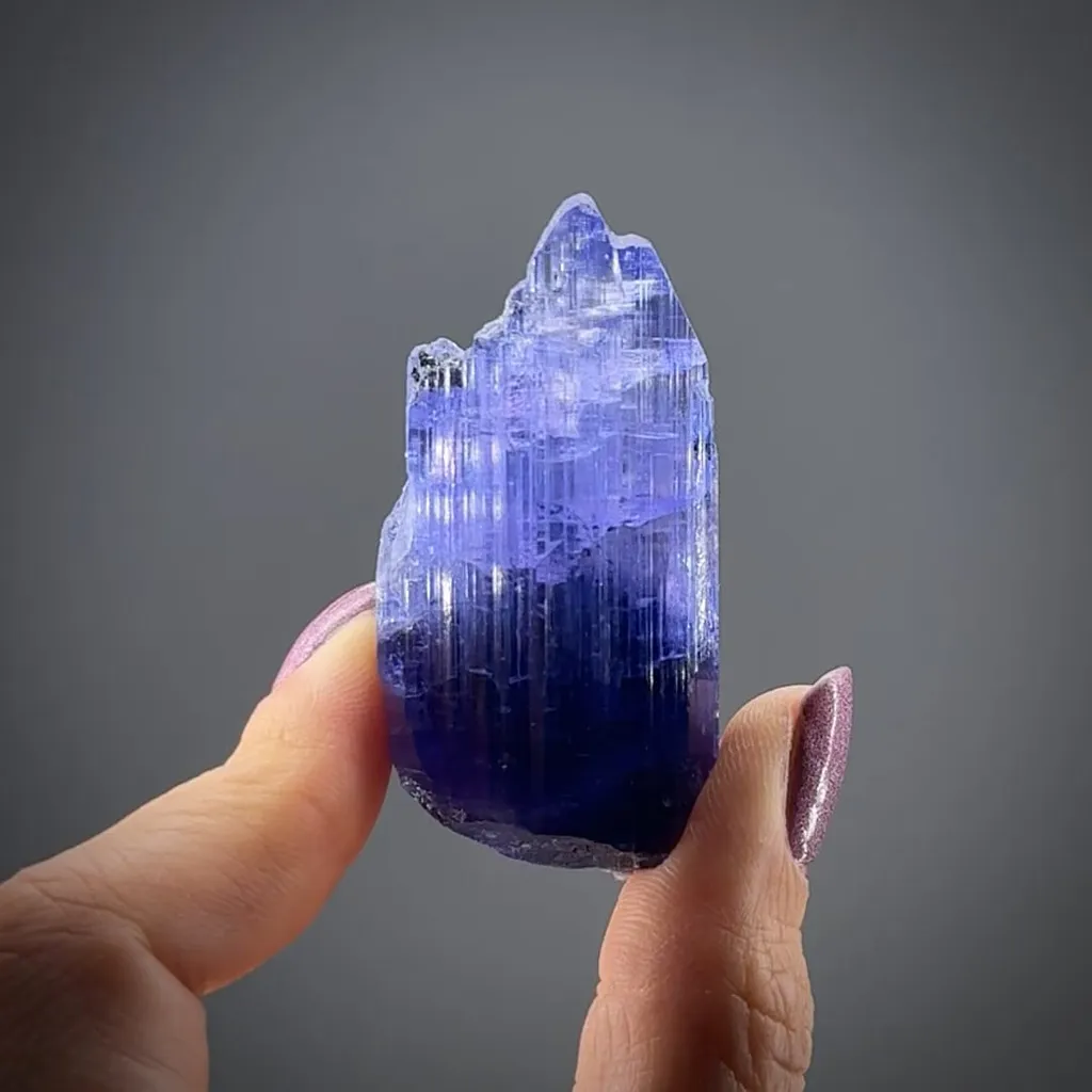 Zoisite var. Tanzanite image