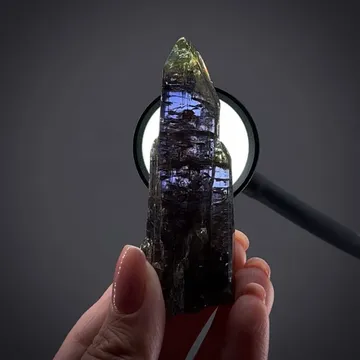 Zoisite var. Tanzanite