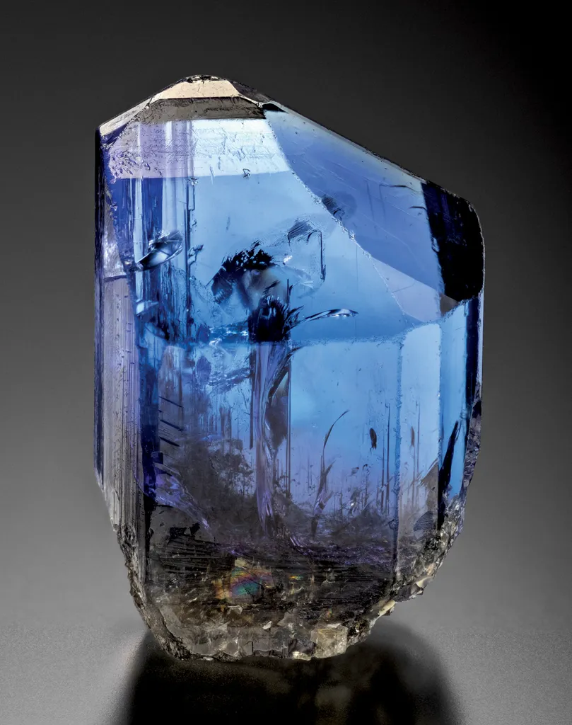 Zoisite var. Tanzanite image