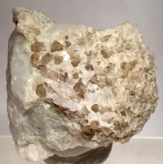 Zunyite, Quartz image